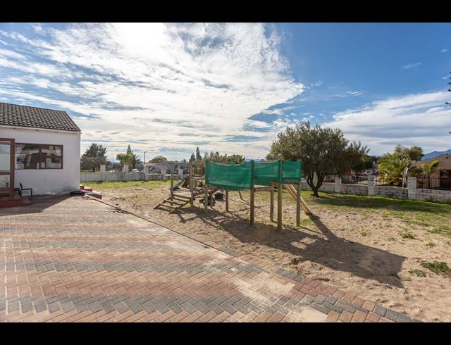 340M² BUSINESS FOR SALE IN NORTHPINE